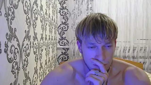 Snapshot of frama666 chatting on October 7, 2025, 7:44 pm frama666 online show from October 7, 2025, 7:44 pm