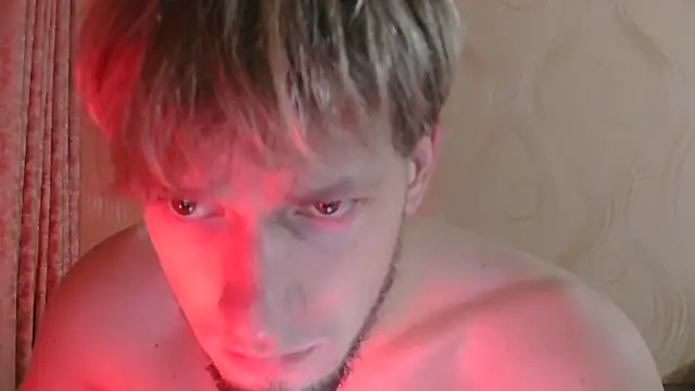 Snapshot of frama666 chatting on October 18, 2025, 9:15 pm frama666 online show from October 18, 2025, 9:15 pm