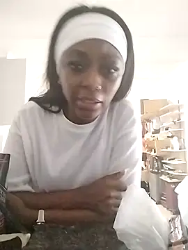 Snapshot of xxTatiannaxx chatting on May 23, 2026, 2:21 pm xxTatiannaxx online show from May 23, 2026, 2:21 pm