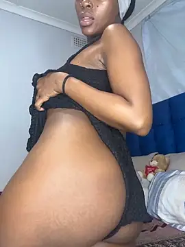 Snapshot of xxTatiannaxx chatting on June 19, 2026, 12:48 am xxTatiannaxx online show from June 19, 2026, 12:48 am