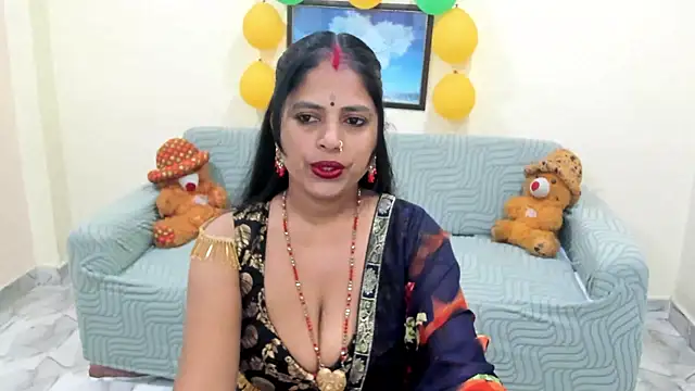 leahgotiii online show from November 14, 2025, 3:38 am