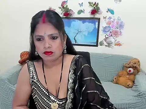 leahgotiii online show from May 8, 2026, 3:56 am