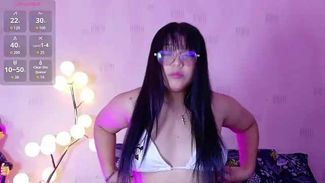 innocenthazel online show from May 26, 2026, 3:02 am