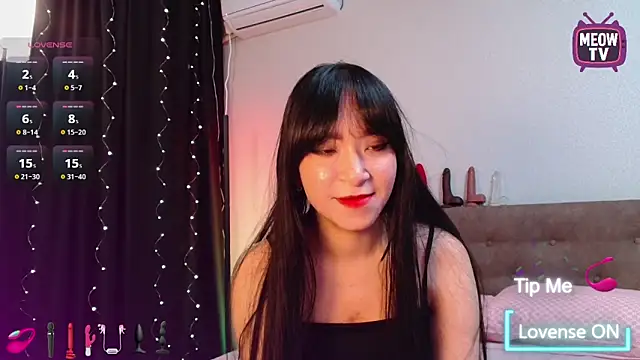 miyakimi0101 online show from October 7, 2025, 11:46 pm