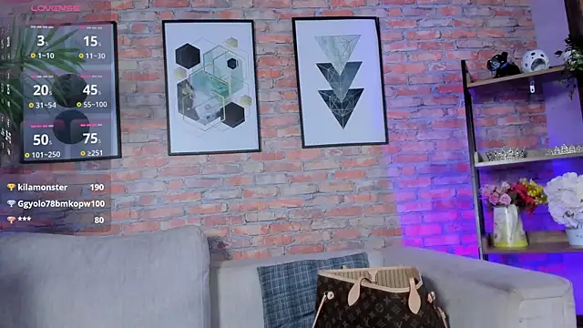 Snapshot of Lucia_Brown_ chatting on September 15, 2025, 4:23 am Lucia Brown  online show from September 15, 2025, 4:23 am