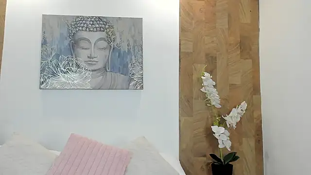 Lucia Brown  online show from June 5, 2026, 3:13 am