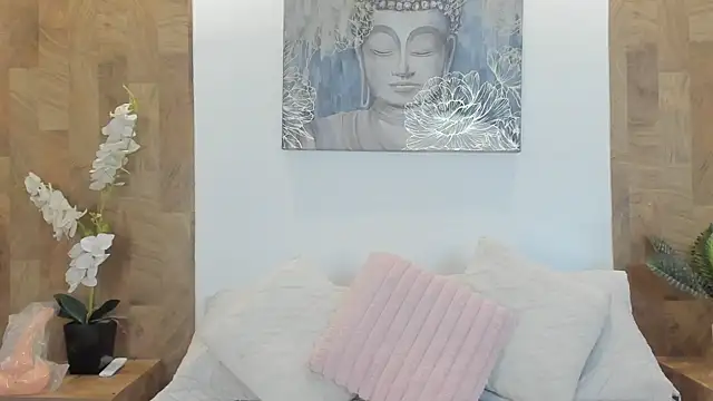 Lucia Brown  online show from June 9, 2026, 9:48 pm
