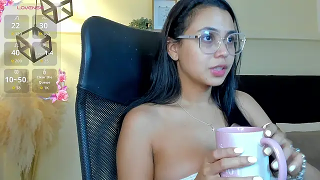 Lucia Brown  online show from June 13, 2026, 12:52 am