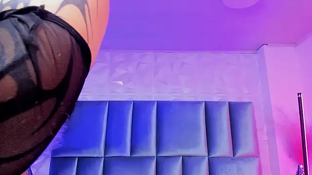 Selene bennet online show from March 17, 2026, 3:44 am