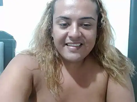 pamelareynadelsur online show from February 26, 2025, 11:37 pm