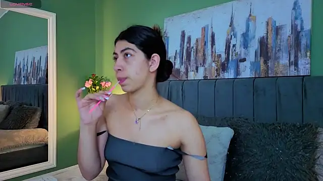 Cassie bloom online show from April 12, 2026, 1:43 am