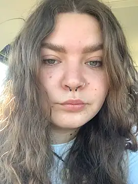 badcurvy online show from March 3, 2025, 9:11 am