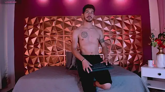 AlejandroStormm online show from March 11, 2025, 8:20 pm