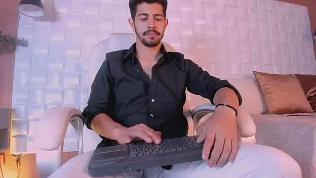 AlejandroStormm online show from March 20, 2025, 8:19 pm