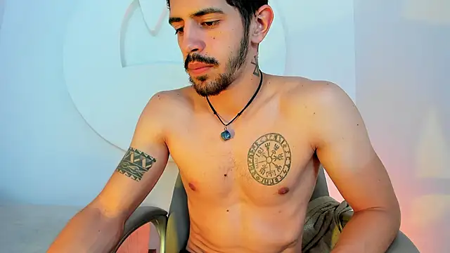Snapshot of AlejandroStormm chatting on March 27, 2026, 8:26 am AlejandroStormm online show from March 27, 2026, 8:26 am