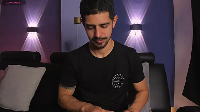 Snapshot of AlejandroStormm chatting on May 26, 2026, 5:20 pm AlejandroStormm online show from May 26, 2026, 5:20 pm