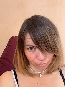 Ella Pearlie online show from March 5, 2025, 9:38 am