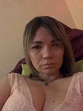 Ella Pearlie online show from September 14, 2025, 5:56 pm