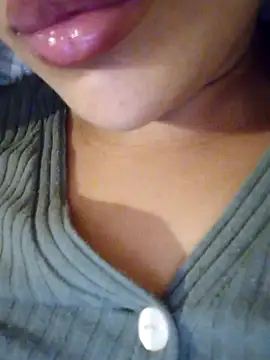 Snapshot of Sexlove1xo chatting on October 9, 2025, 1:53 pm Sexlove1xo online show from October 9, 2025, 1:53 pm