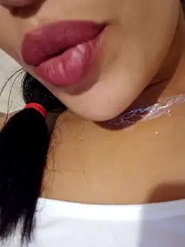 Sexlove1xo online show from November 6, 2025, 3:24 pm