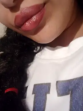 Sexlove1xo online show from April 25, 2026, 5:43 pm