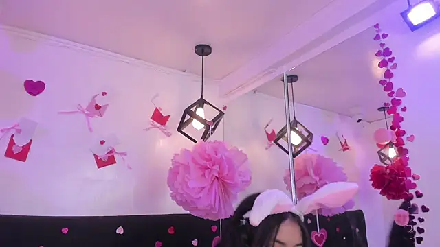 Anniie  Evans online show from February 15, 2026, 7:51 am