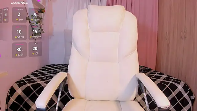 Emma lorense22 online show from September 25, 2025, 6:22 pm