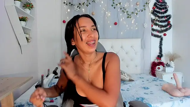 Emma lorense22 online show from December 19, 2025, 6:59 pm