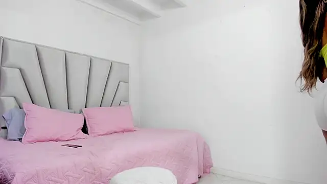 Couple fantasies69 online show from November 22, 2025, 2:27 pm