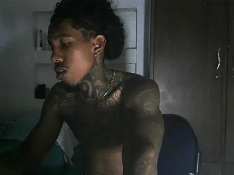 LaurentBrown online show from October 31, 2025, 4:57 am