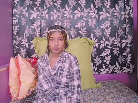 Snapshot of lola_brown18 chatting on February 26, 2025, 6:04 am lola brown18 online show from February 26, 2025, 6:04 am