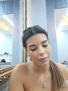 Bella Posh online show from November 7, 2025, 5:51 am