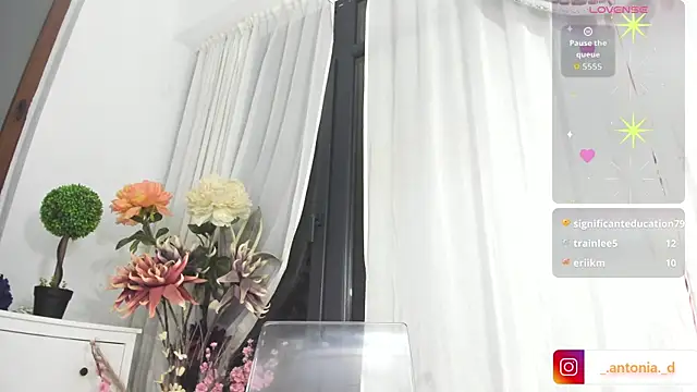 Bella Posh online show from November 14, 2025, 6:28 pm