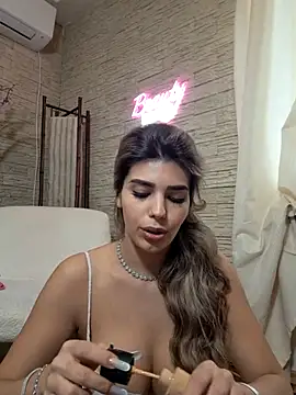 Bella Posh online show from February 7, 2026, 9:13 am