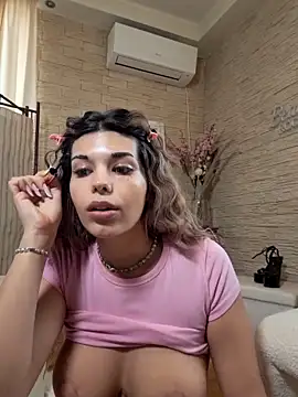 Bella Posh online show from March 5, 2026, 7:48 am