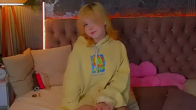 EmilyAngells online show from February 13, 2026, 6:53 am