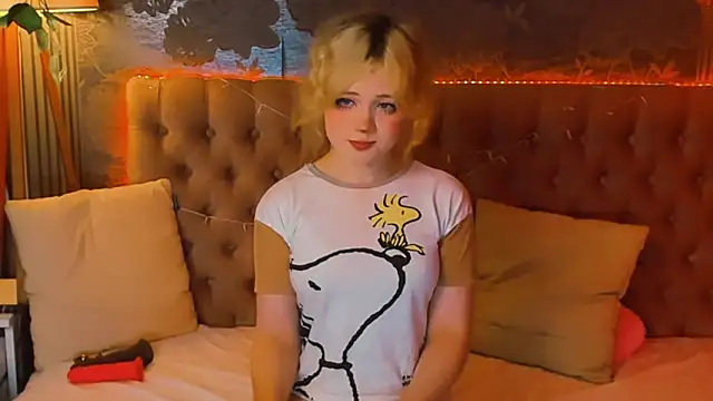EmilyAngells online show from May 14, 2026, 6:31 am