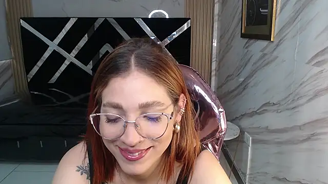 Snapshot of Angeles_v chatting on March 3, 2025, 8:11 pm Angeles v online show from March 3, 2025, 8:11 pm