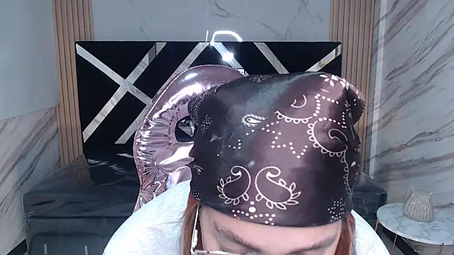 Snapshot of Angeles_v chatting on March 7, 2025, 7:38 pm Angeles v online show from March 7, 2025, 7:38 pm