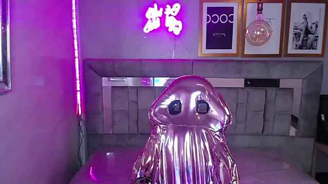 Snapshot of Isabella_Collen_v chatting on March 20, 2025, 6:42 pm Isabella Collen v online show from March 20, 2025, 6:42 pm