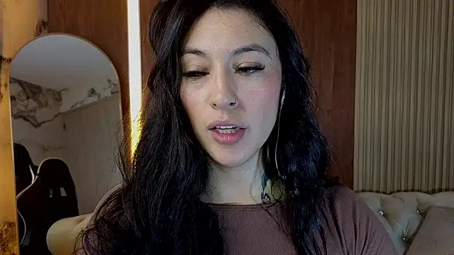 Isabella Collen v online show from July 16, 2026, 1:06 pm