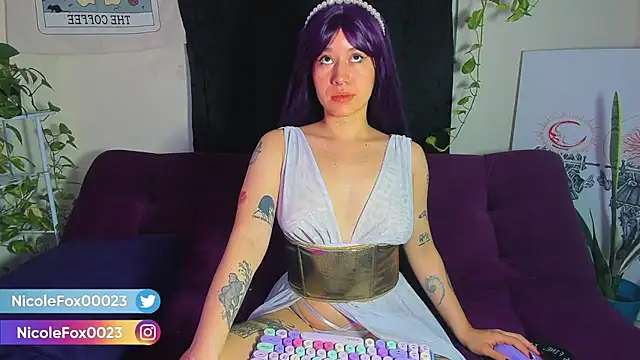 Snapshot of NicoleFox23_ chatting on October 3, 2025, 9:50 am NicoleFox23 online show from October 3, 2025, 9:50 am