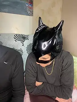 coppia25 online show from March 6, 2025, 8:05 pm