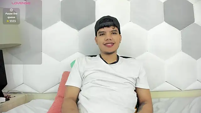 Snapshot of Axel_Forte chatting on October 21, 2025, 1:12 pm Axel Forte online show from October 21, 2025, 1:12 pm