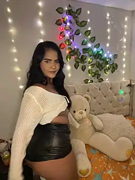 Annievergara online show from September 9, 2025, 12:32 am