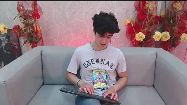 star boyxx online show from September 15, 2025, 8:42 pm