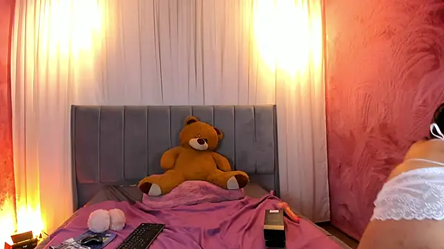 nanii velvett online show from March 6, 2025, 3:56 pm