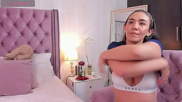 natashaleightt online show from January 11, 2026, 2:27 am