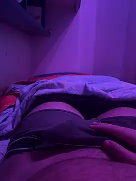 giuseppe18yo online show from October 20, 2025, 12:00 am