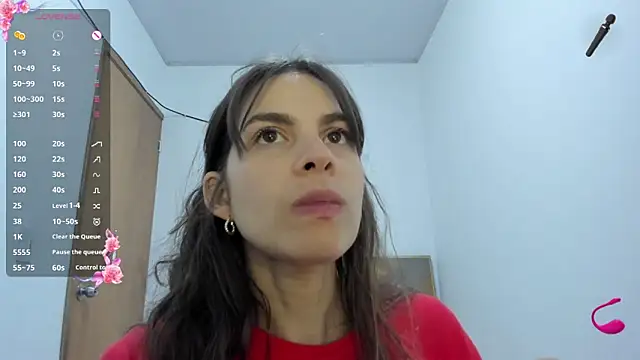 jessyegoldenn online show from February 17, 2026, 4:13 pm